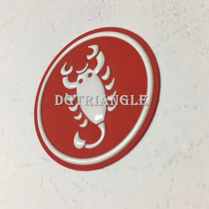 Błyszczące zakrzywione silikonowe etykiety ubioru HD