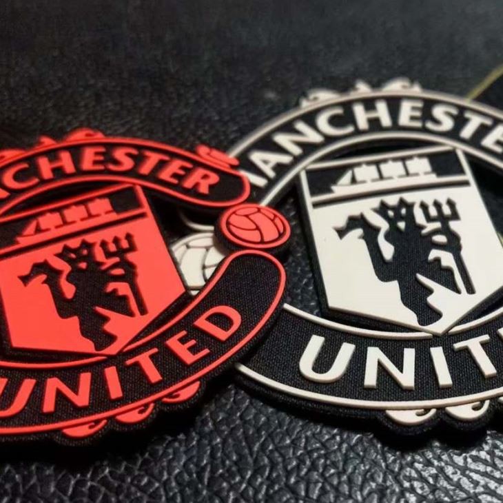 Naszywka silikonowa na ramieniu FC